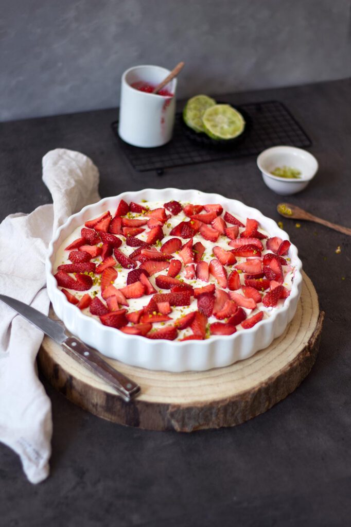 No bake cake: Rezept für Erdbeer-Limettentarte ganz ohne Backen