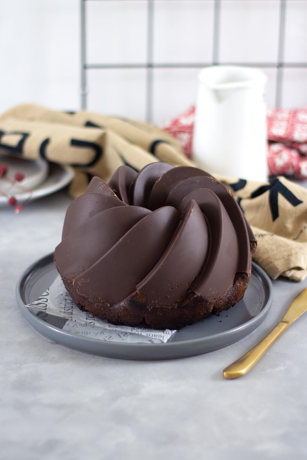 Lebkuchen-Gugelhupf mit perfekter Schokoglasur | Kleid &amp; Kuchen